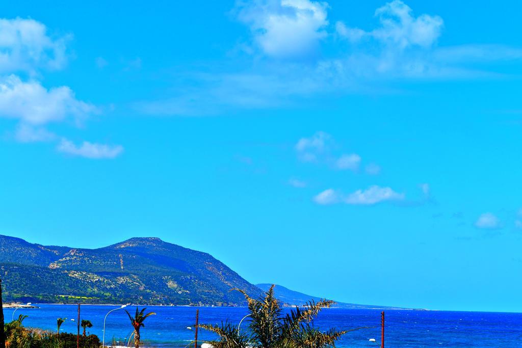 Latchi Beach Front Villa - Private Heated Pool - Amazing Uninterrupted Sea Views Polis Eksteriør billede