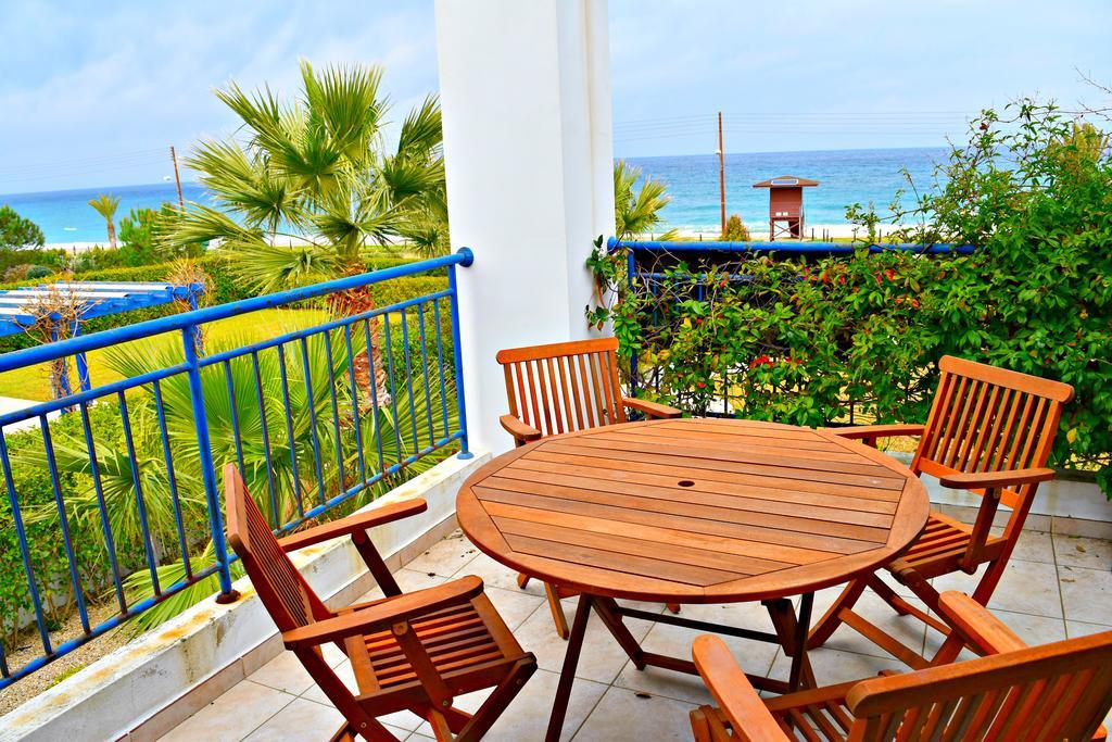Latchi Beach Front Villa - Private Heated Pool - Amazing Uninterrupted Sea Views Polis Eksteriør billede