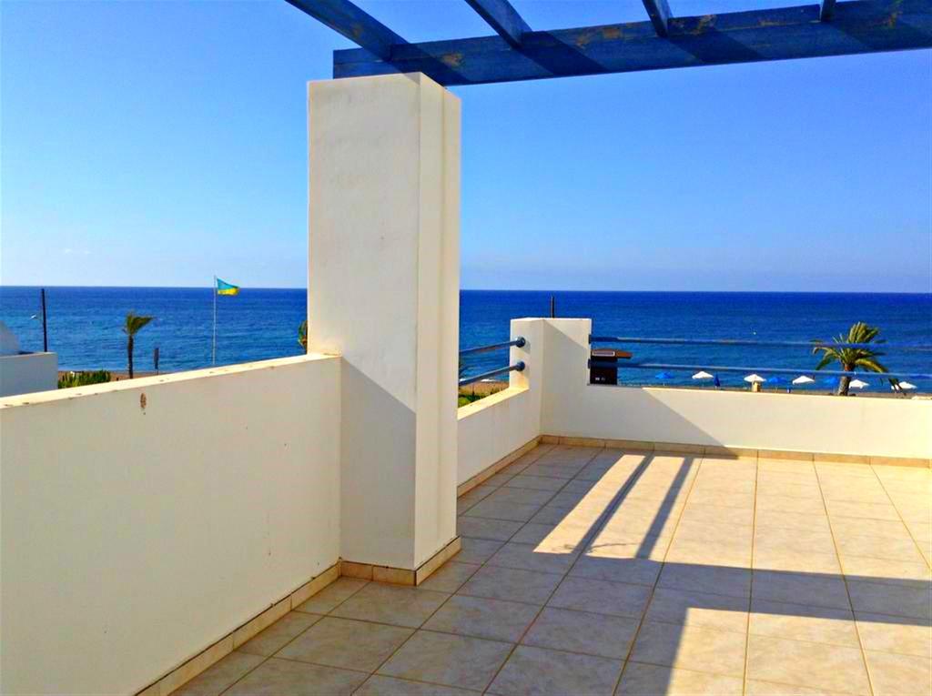 Latchi Beach Front Villa - Private Heated Pool - Amazing Uninterrupted Sea Views Polis Eksteriør billede
