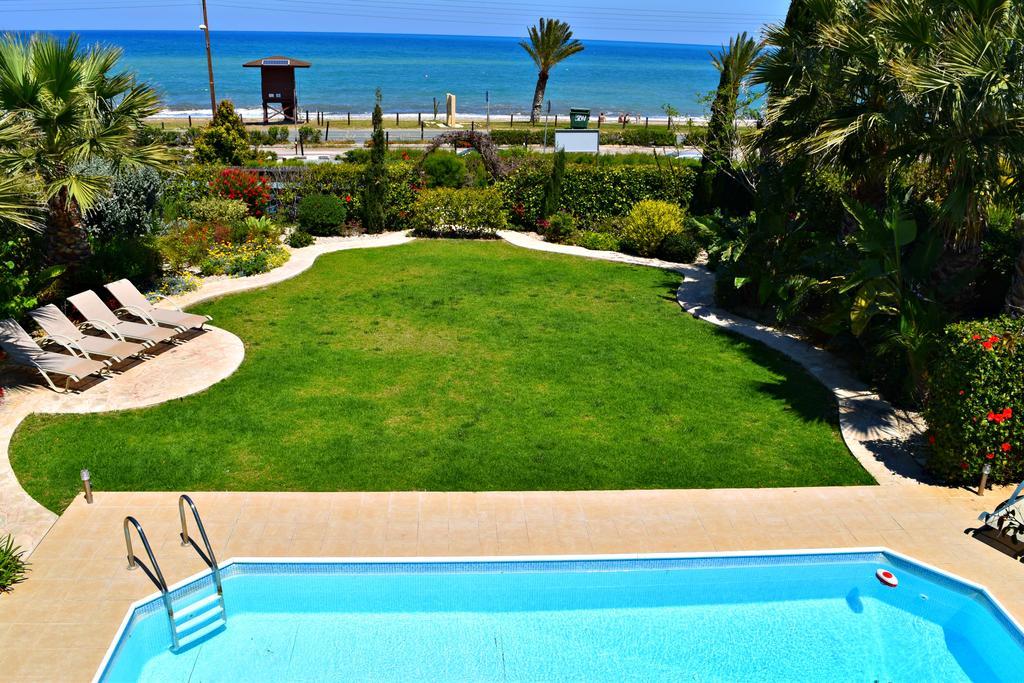 Latchi Beach Front Villa - Private Heated Pool - Amazing Uninterrupted Sea Views Polis Eksteriør billede