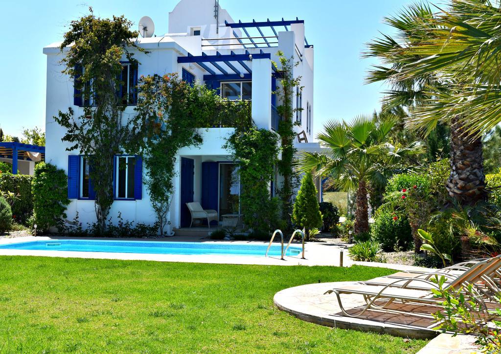 Latchi Beach Front Villa - Private Heated Pool - Amazing Uninterrupted Sea Views Polis Eksteriør billede