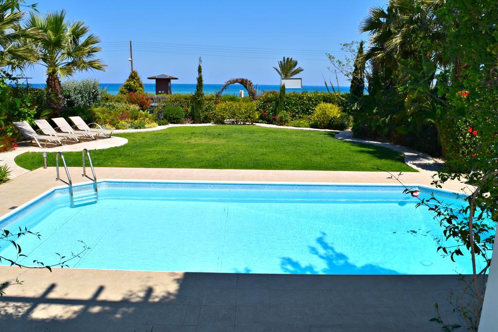 Latchi Beach Front Villa - Private Heated Pool - Amazing Uninterrupted Sea Views Polis Eksteriør billede